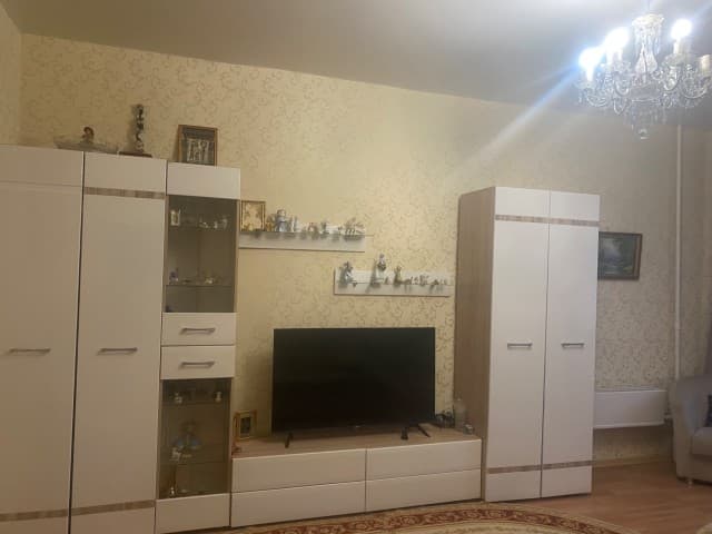 3 комн., 98.0 м², 2 эт.