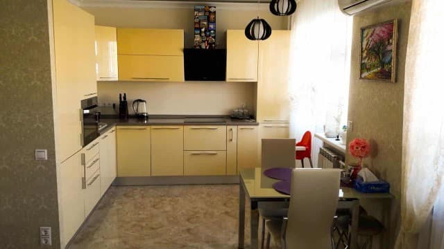 2 комн., 62.0 м², 2 эт.