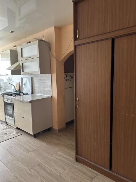4 комн., 72.0 м², 2 эт.