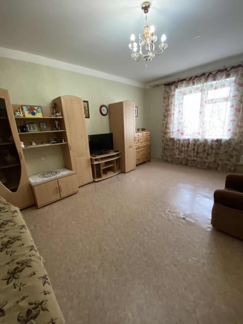 2 комн., 72.0 м², 2 эт.