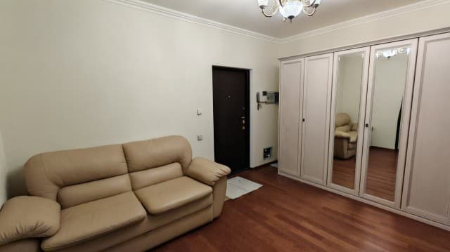 3 комн., 112.0 м², 3 эт.
