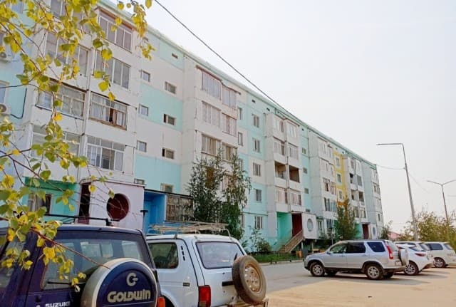3 комн., 77.0 м², 2 эт.